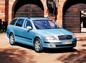 Skoda Octavia II Combi 1.6 FSI - Solidne kombi z Czech