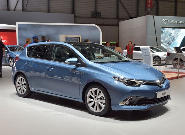 Toyota Auris - Czyli, szybki duży lifting