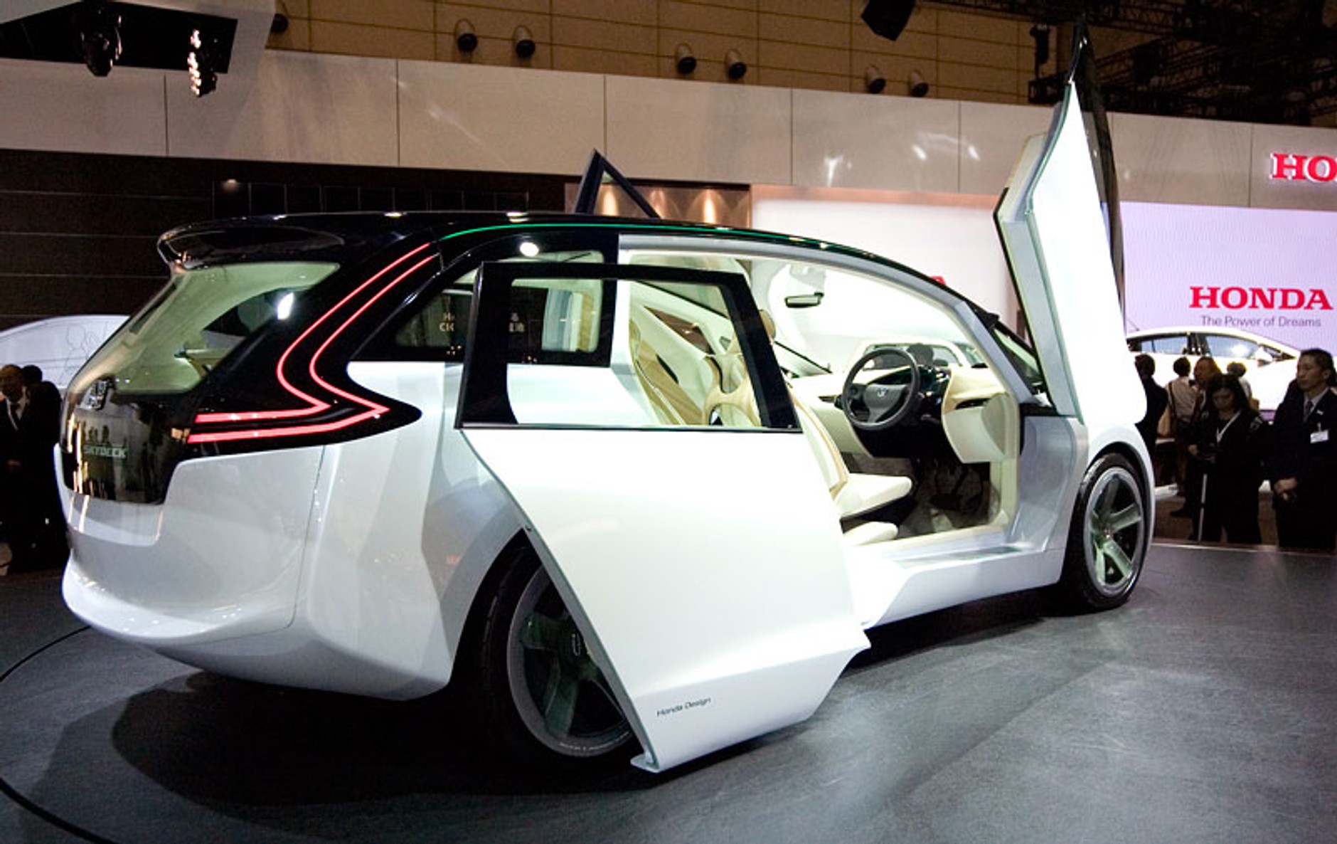 Tokio 2009: zero emisji, Celica powraca, elektryczne 4x4 (fotogaleria)