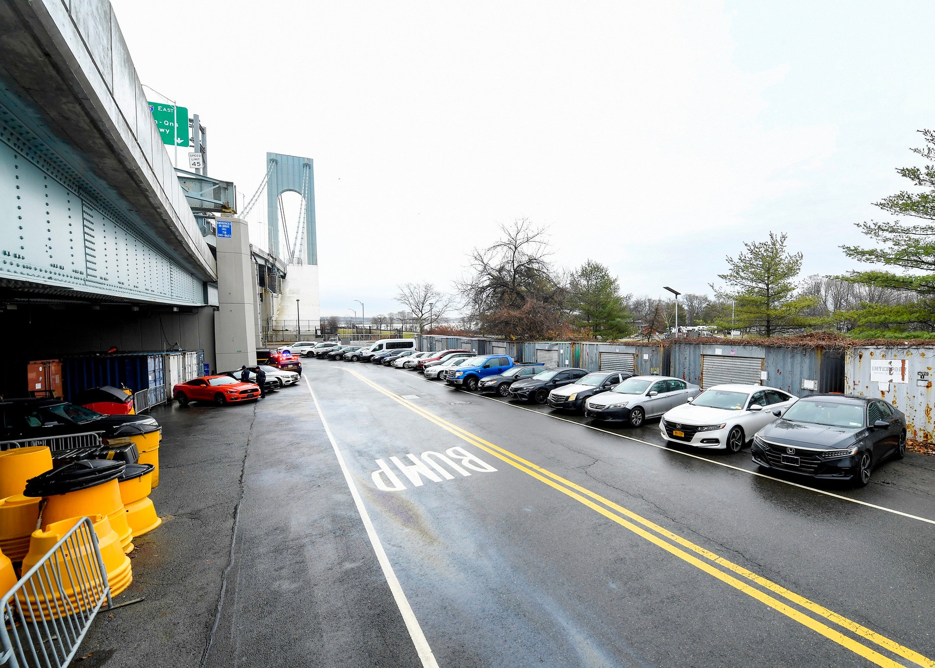 Funkcjonariusze MTA (Metropolitan Transportation Authority) z Nowego Jorku przeprowadzili akcję skierowaną przeciwko kierowcom, którzy ignorują konieczność wnoszenia opłat drogowych