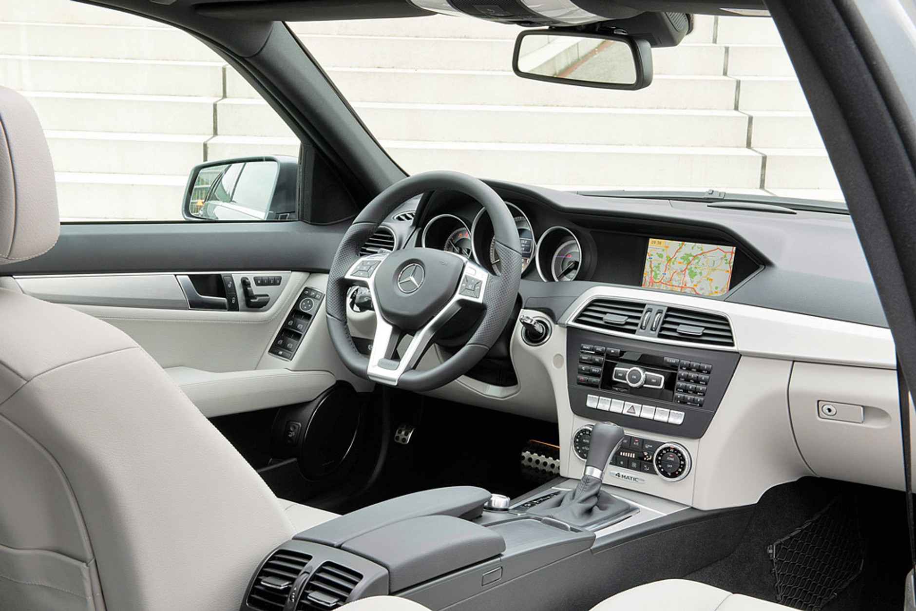 Mercedes klasy C: 2000 zmian, których nie widać