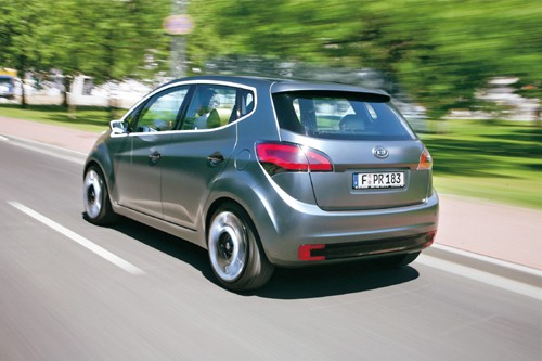Kia No3: Nowy minivan już prawie oficjalnie