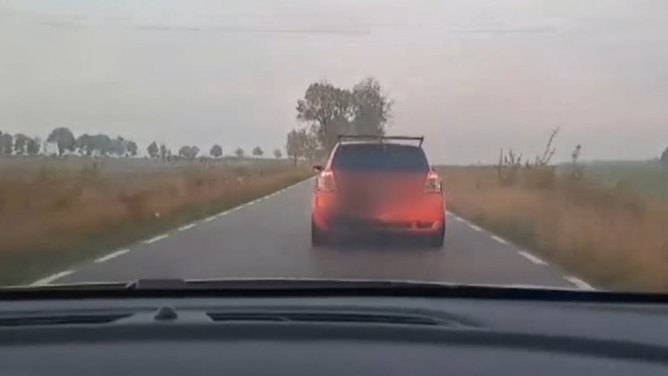 To był pościg jak z filmu: Kierowca fiata staranował policjanta