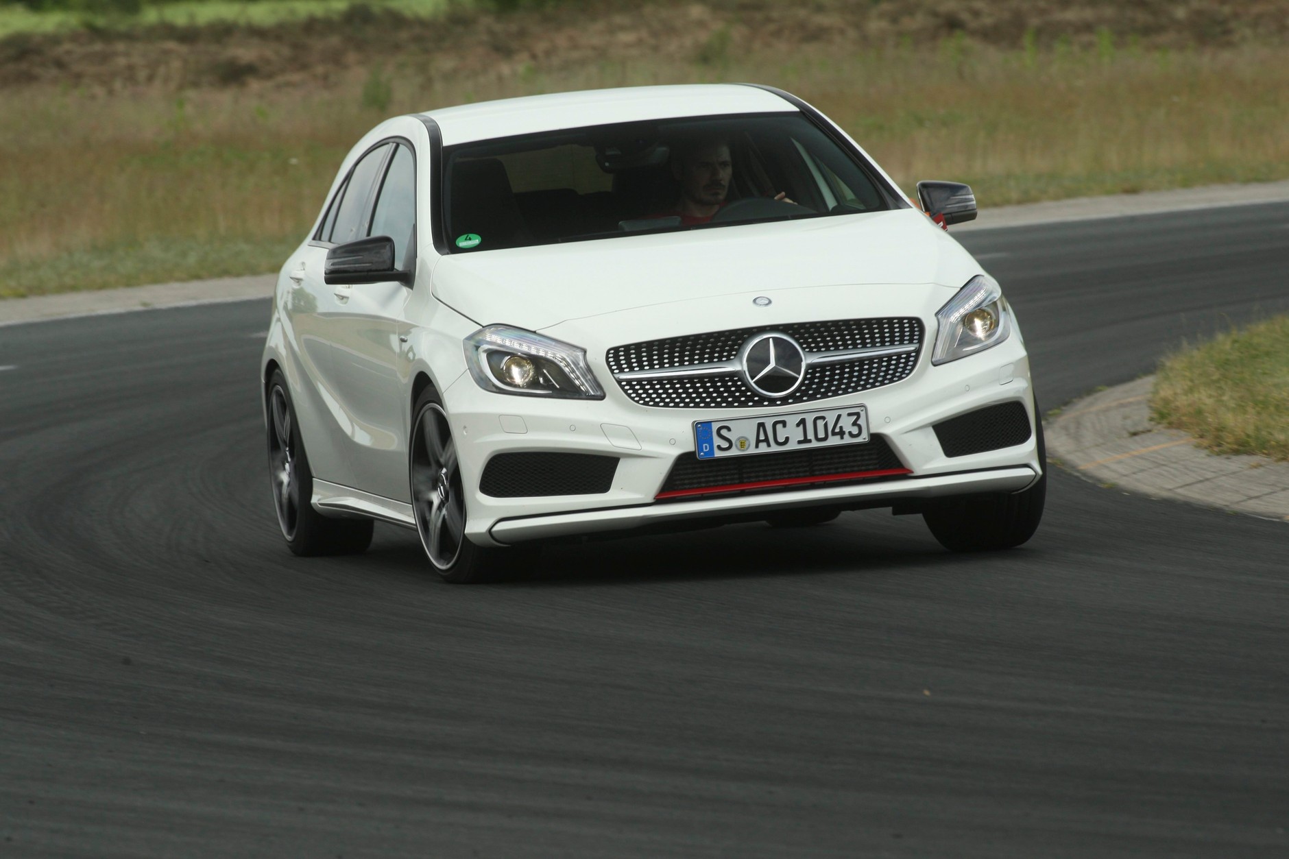 Porównanie: BMW 125i, Ford Focus ST, Mercedes A 250 Sport i VW Golf GTI