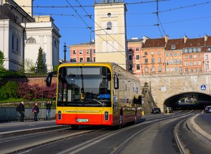 18-latkowie za kierownicę autobusu. Kontrowersyjny pomysł transportowców