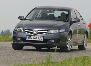 Solidne rodzinne auta za 25 000 zł - te modele można kupować w ciemno