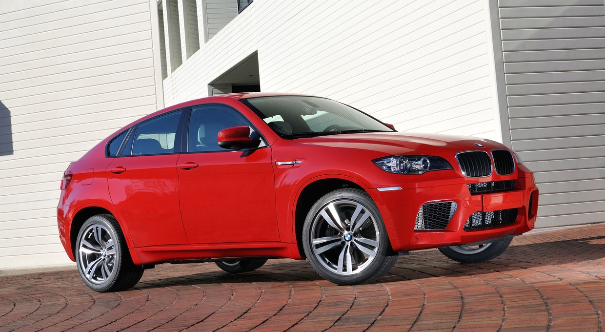 BMW wzywa do serwisu modele X5 i X6. Sprawa jest poważna. Dotyczy ponad 10 tys. samochodów
