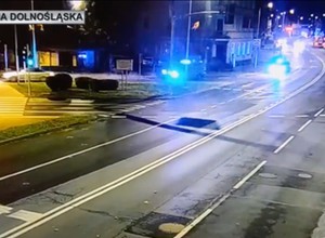 Nocny pościg policji za BMW na niemieckich numerach [WIDEO]