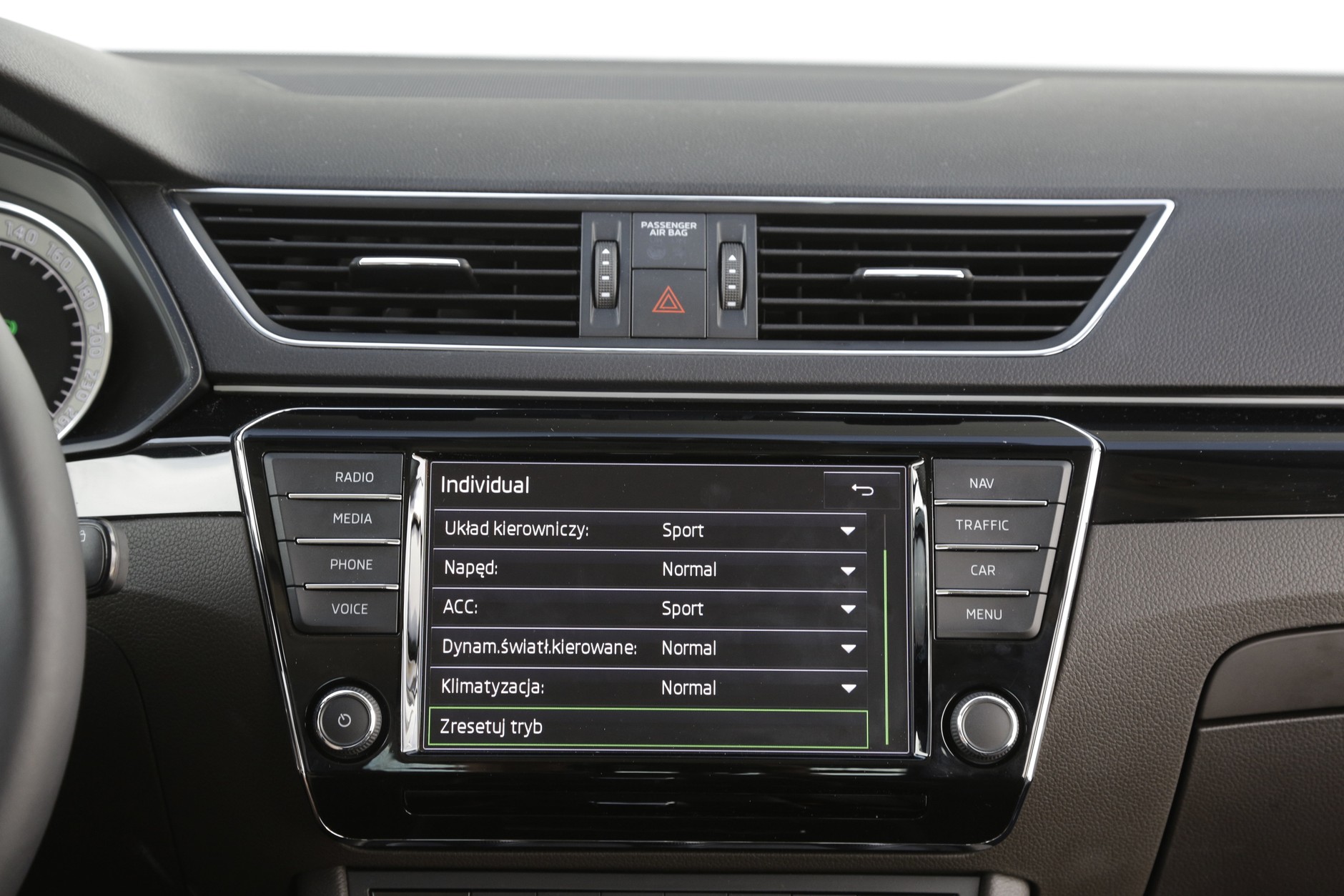 W Individual istnieje możliwość zmiany ustawień poszczególnych podzespołów auta