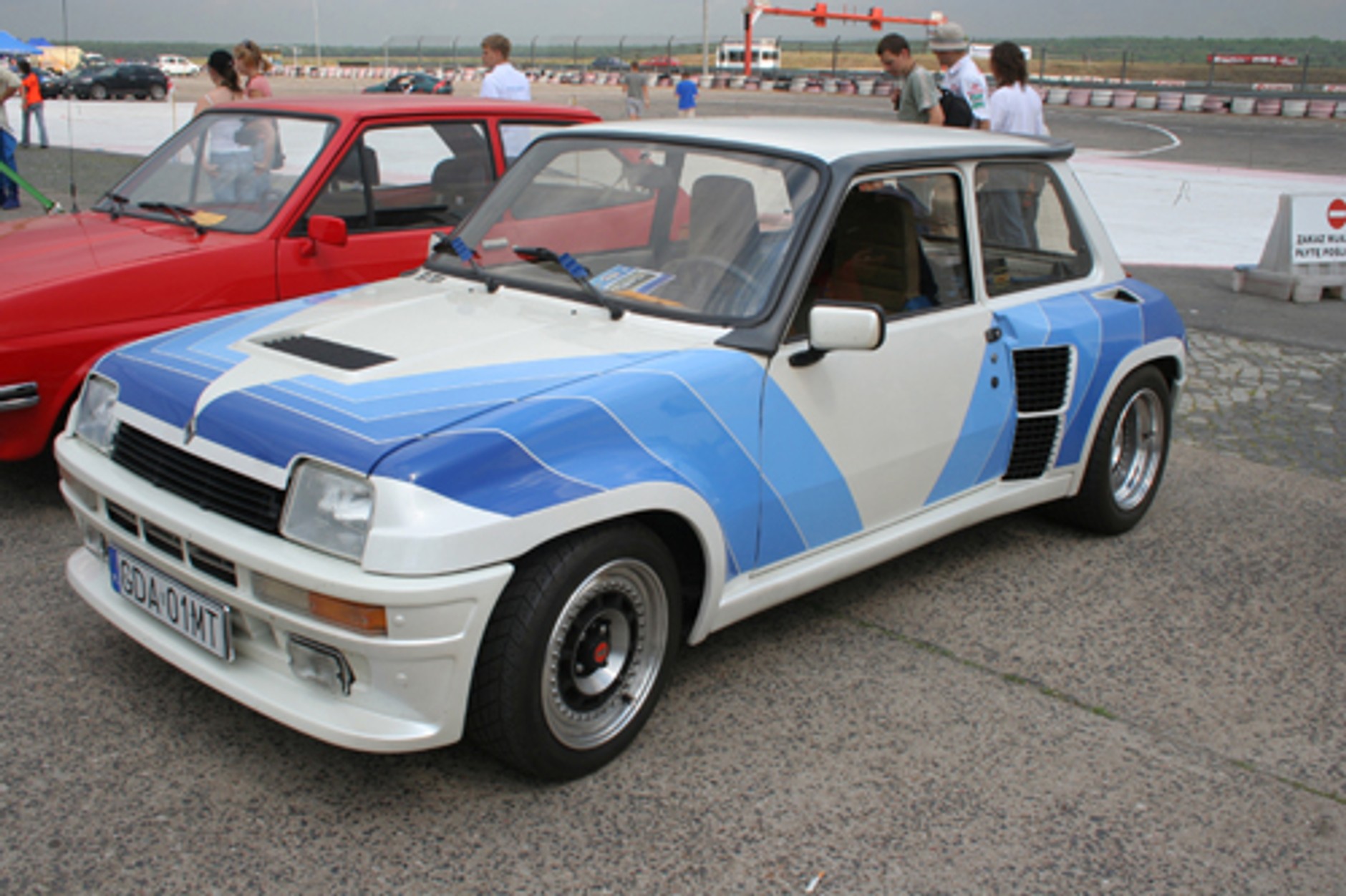 Renault 5 Turbo - Wyczynowy z mocnymi plecami
