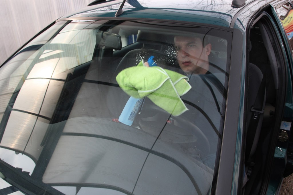 Porządnie umyj auto  po zimie
