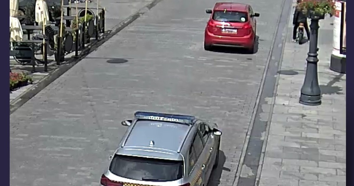 96-latek wjechał samochodem na ul. Piotrkowską w Łodzi