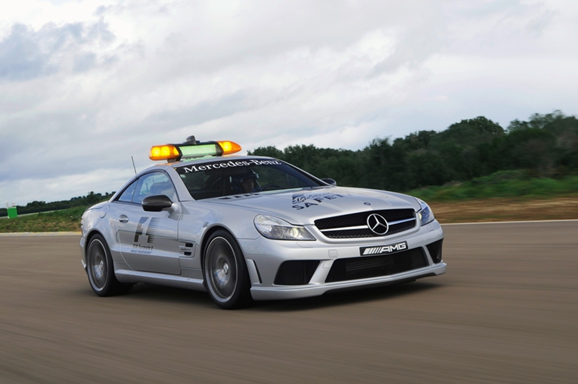 Mercedes SLS AMG to najszybszy safety car świata, ale znalazłem jeszcze kilka ciekawszych