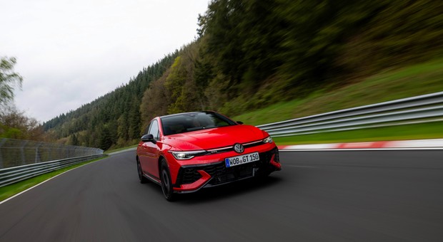 Volkswagen pokazał najmocniejszego seryjnie produkowanego Golfa. Powstał na jubileusz modelu
