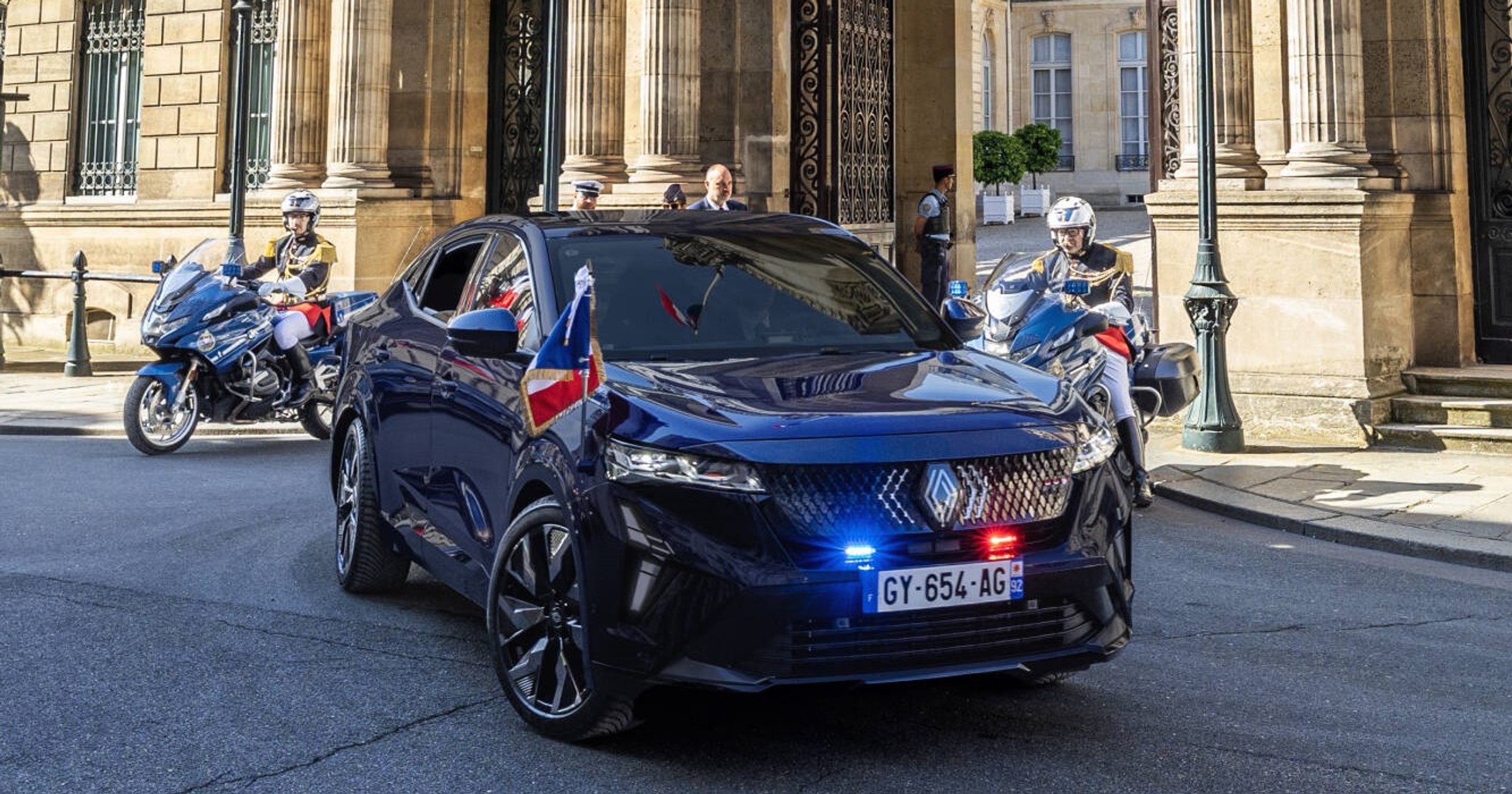 Renault Rafale zostało nową limuzyną prezydencką Emmanuela Macrona