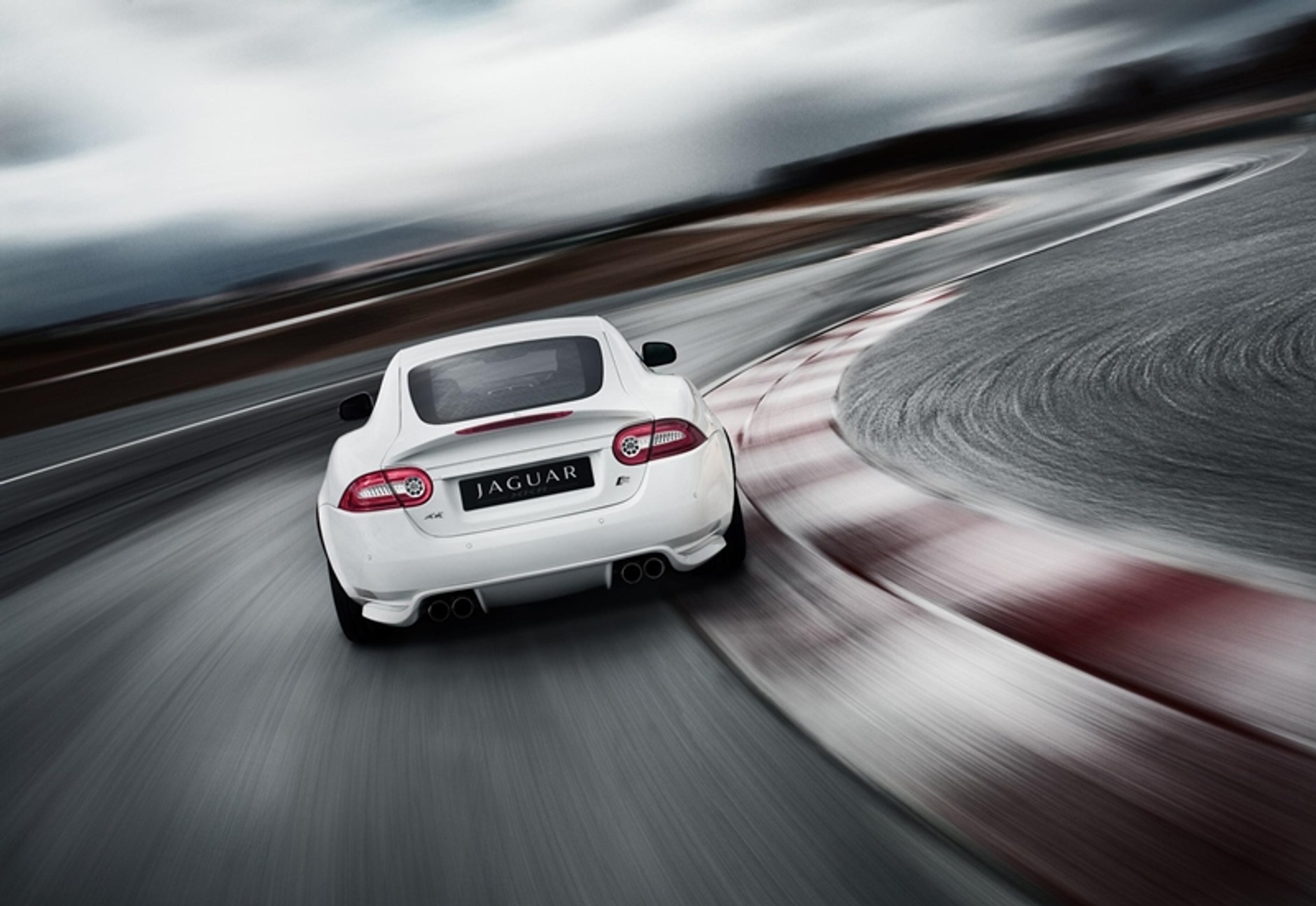 Jaguar XKR – najszybsza premiera w Genewie