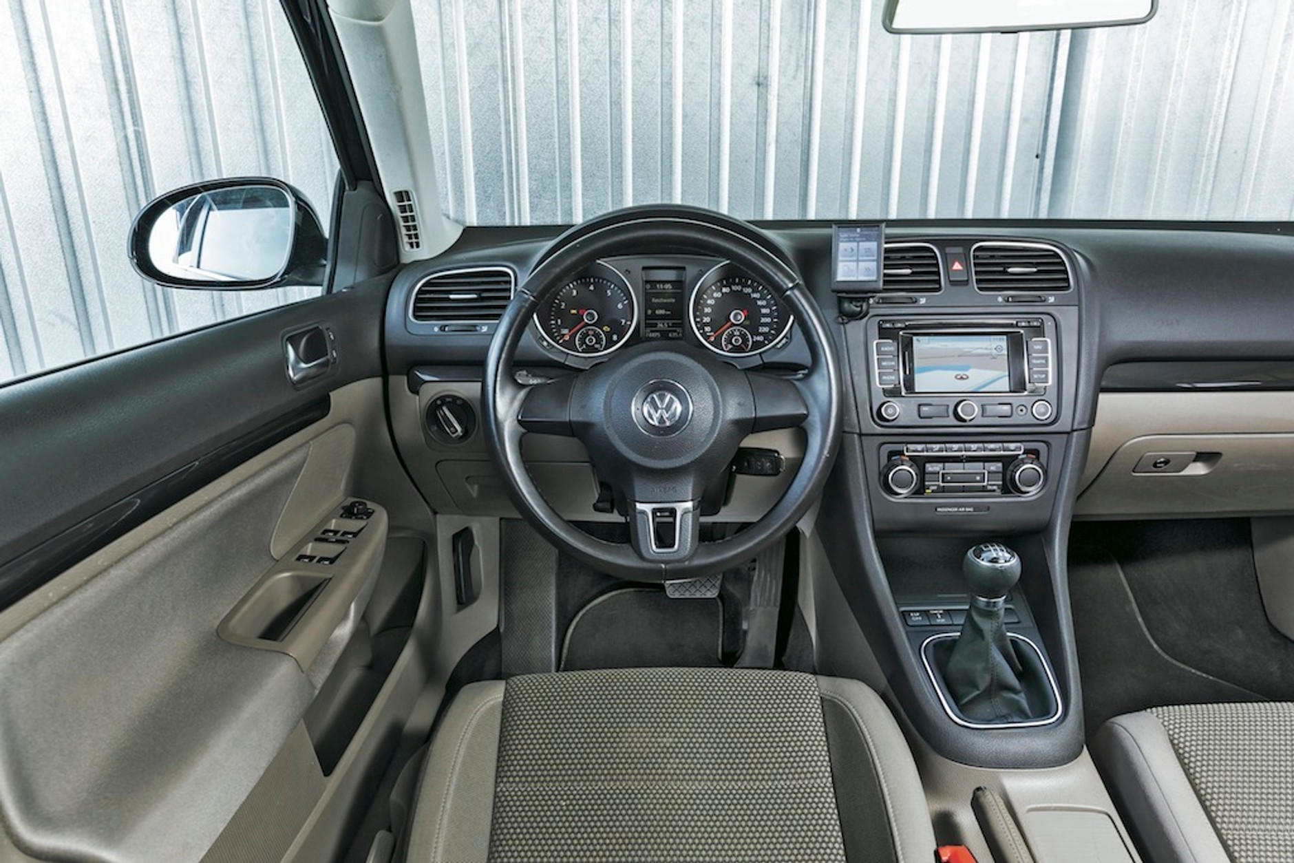 Nowa Dacia Logan MCV kontra używany VW Golf kombi