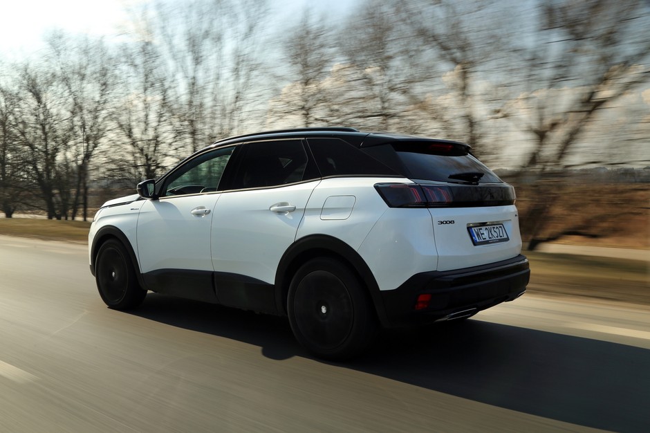 PEUGEOT 3008 HYBRID4 300 e-EAT8