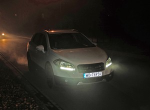 Czujnik zmierzchu w samochodzie – funkcjonalny dodatek, czy zbędny gadżet?