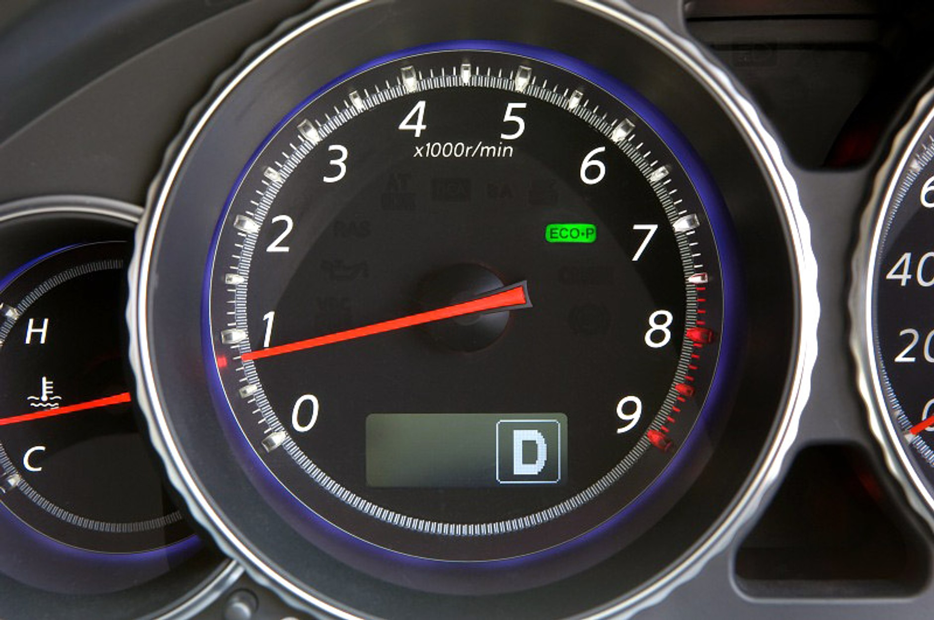 Nissan Eco Pedal obniży zużycie paliwa o 5-10 %