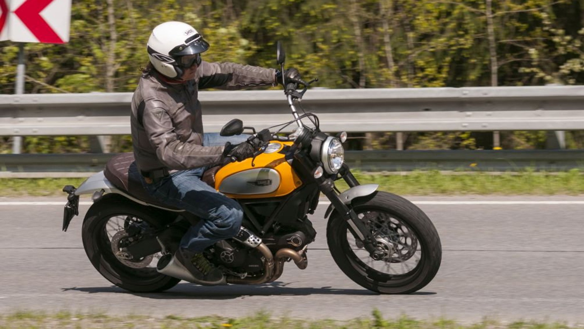 Ducati SCrambler Classic podczas jazdy testowej
