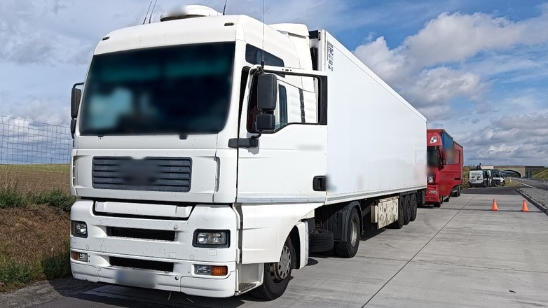 Ciężarówki w złym stanie technicznym