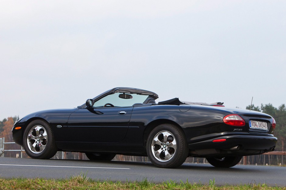 Jaguar XK8