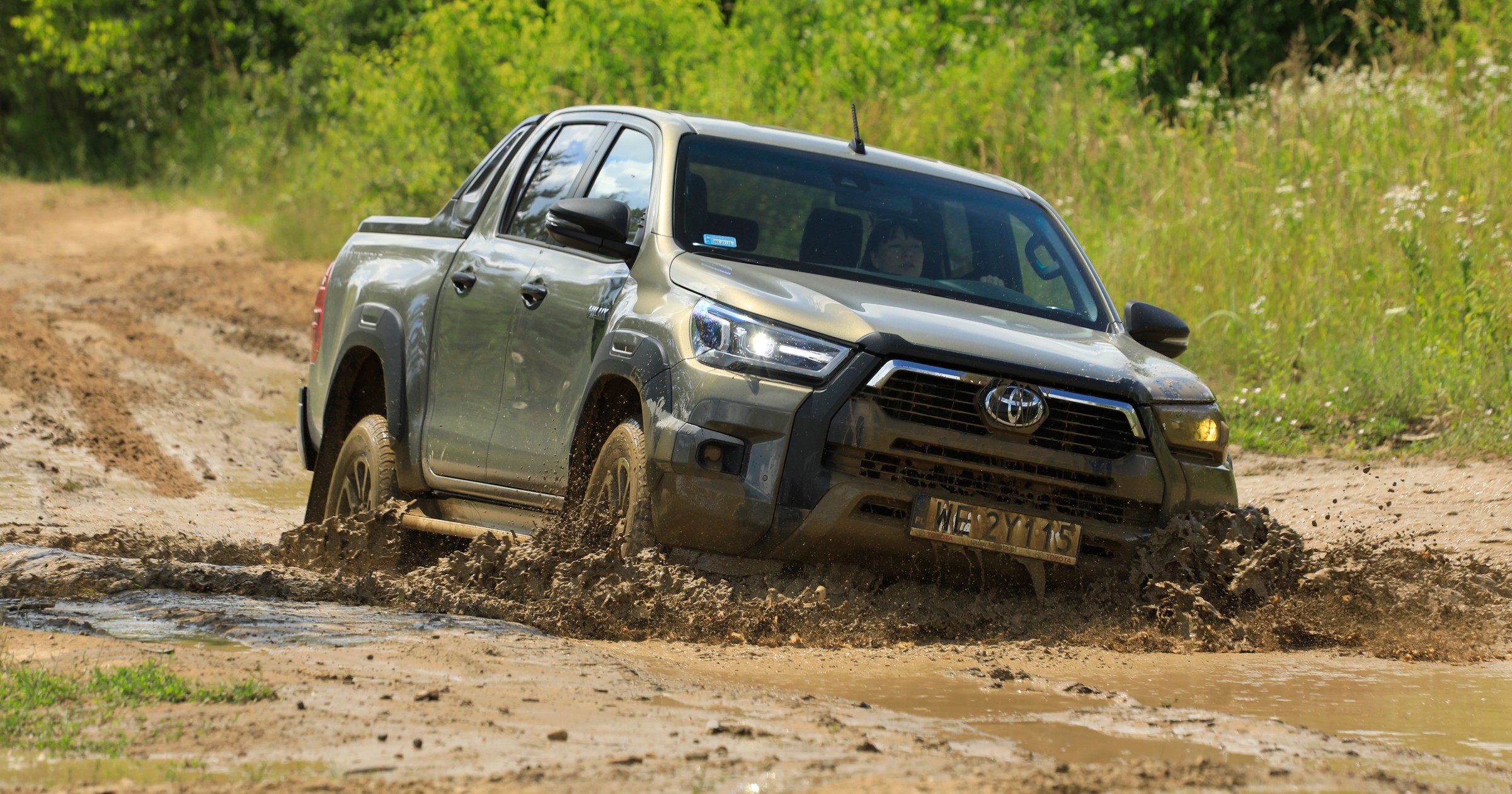 Toyota Hilux 2.0 D-4D 4x4 A/T 2021