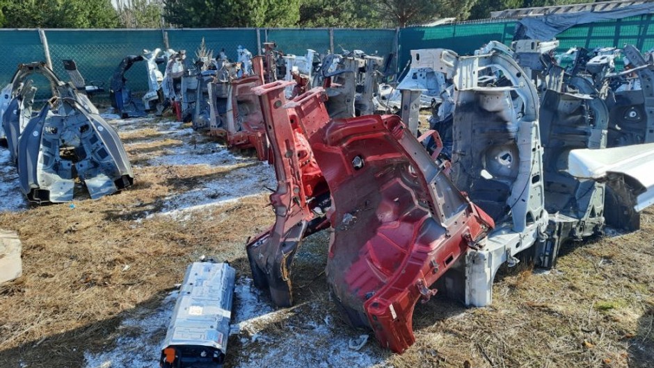 Często "brudni mechanicy" potrzebują mniej, niż doby na rozkręcenie na części skradzionego samochodu