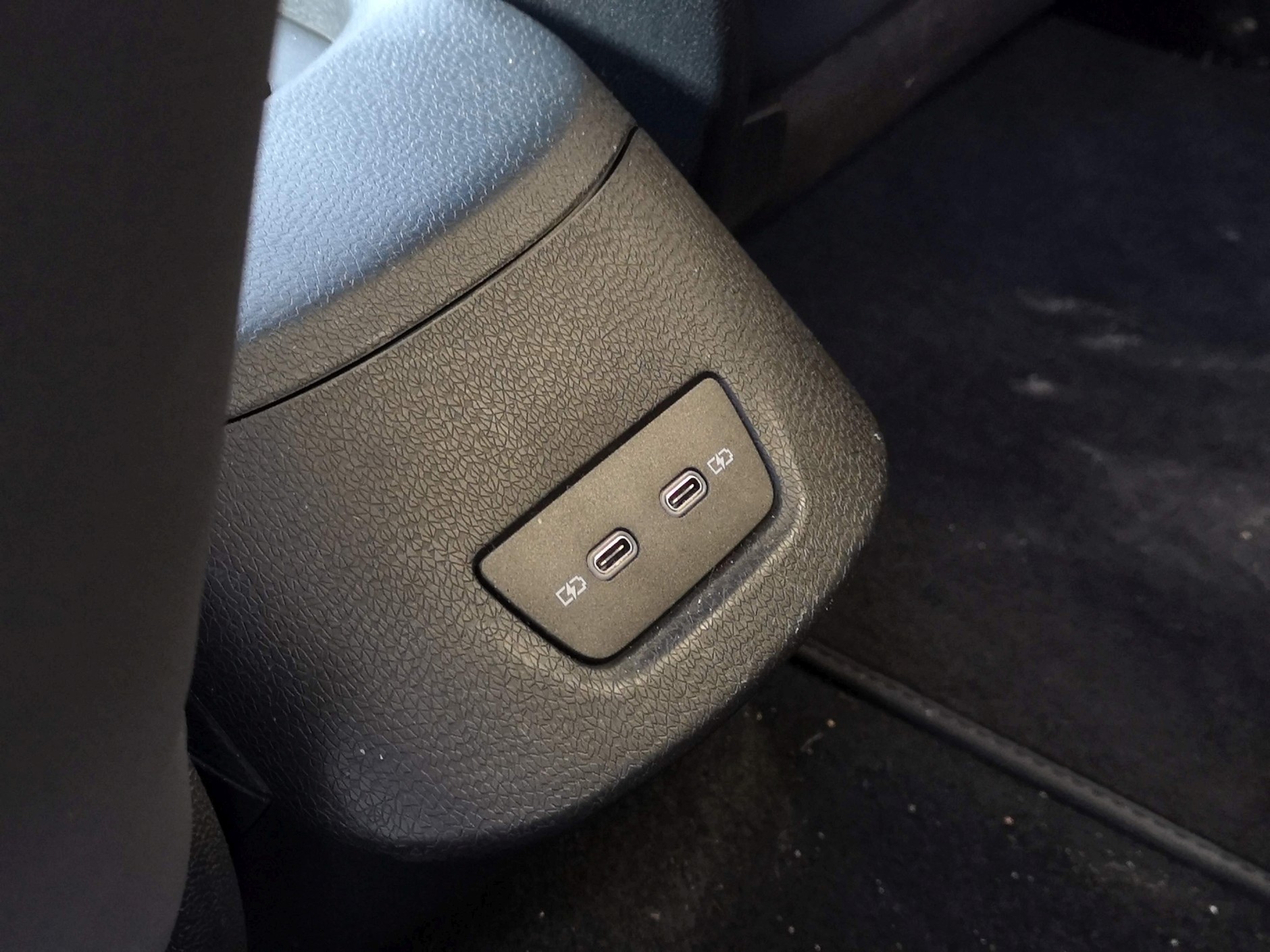 Volkswagen ID3  porty USB-C