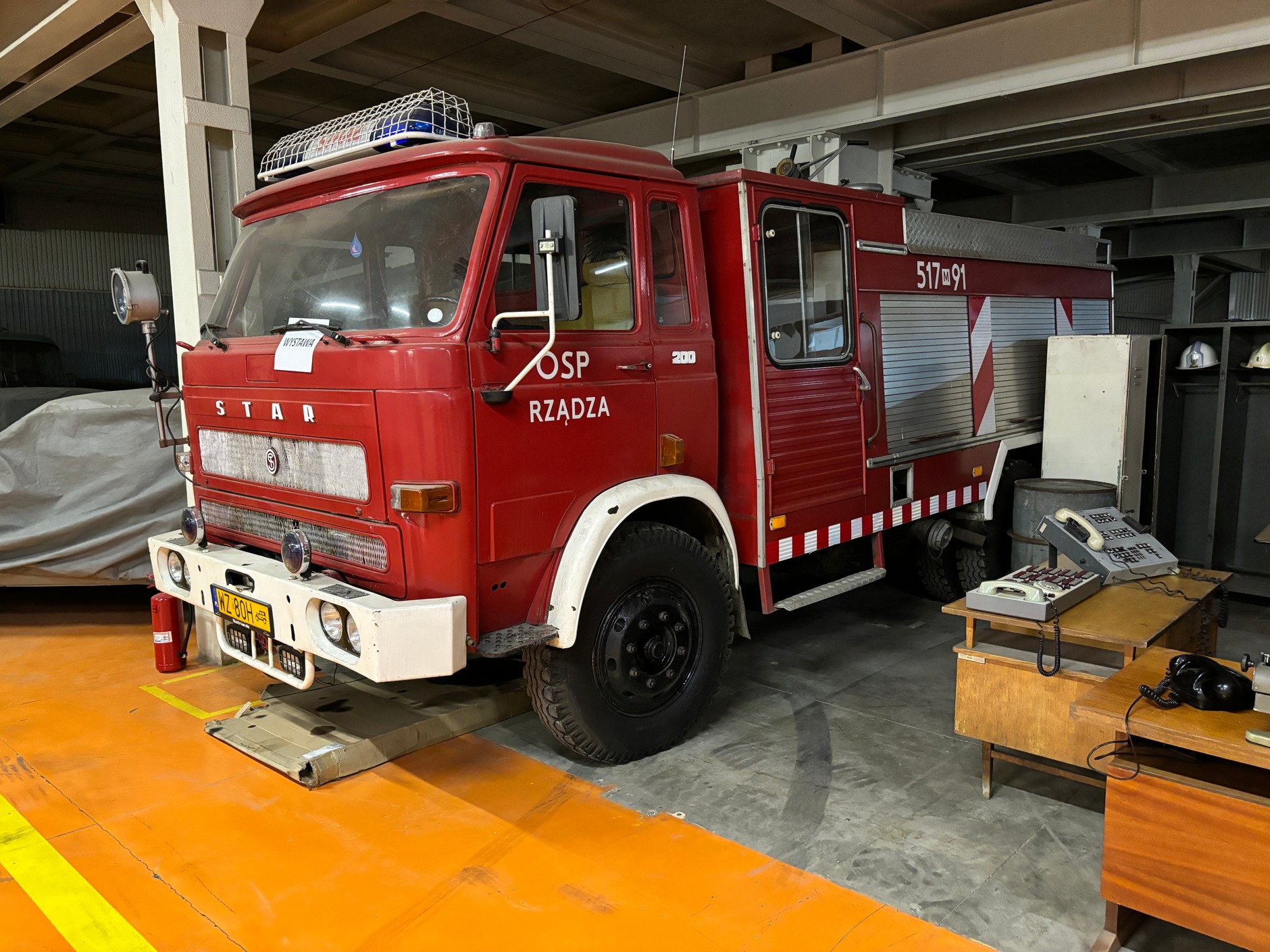 Wystawa w dawnej fabryce FSO