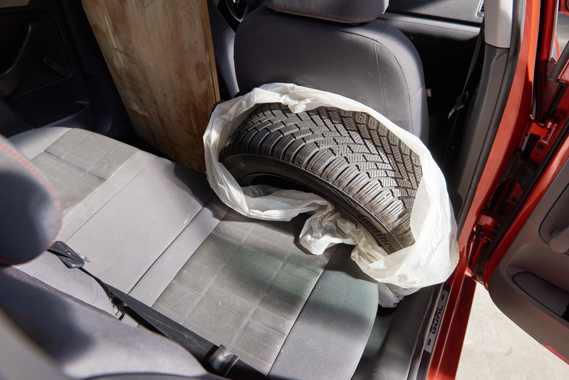 Bezpieczny przewóz kół na wymianę