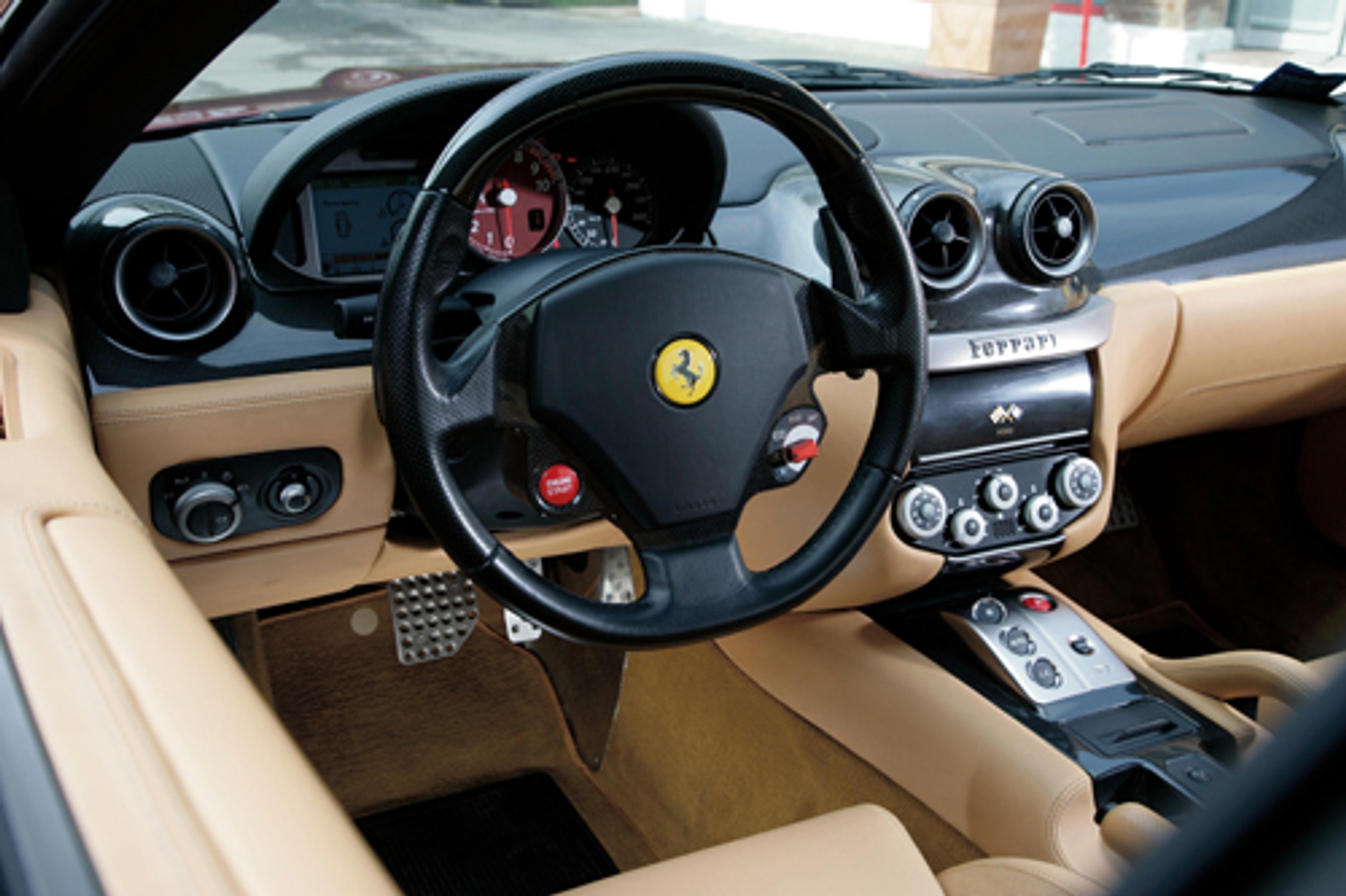 Ferrari - Z 2140 KM przez Fiorano