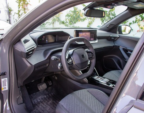 Peugeot e-2008