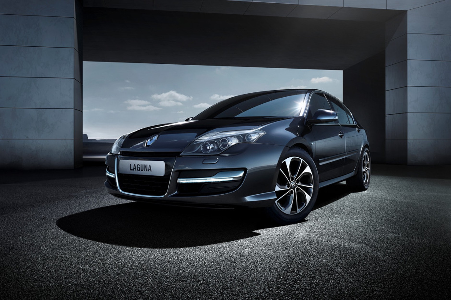 Renault Laguna po liftingu 2013