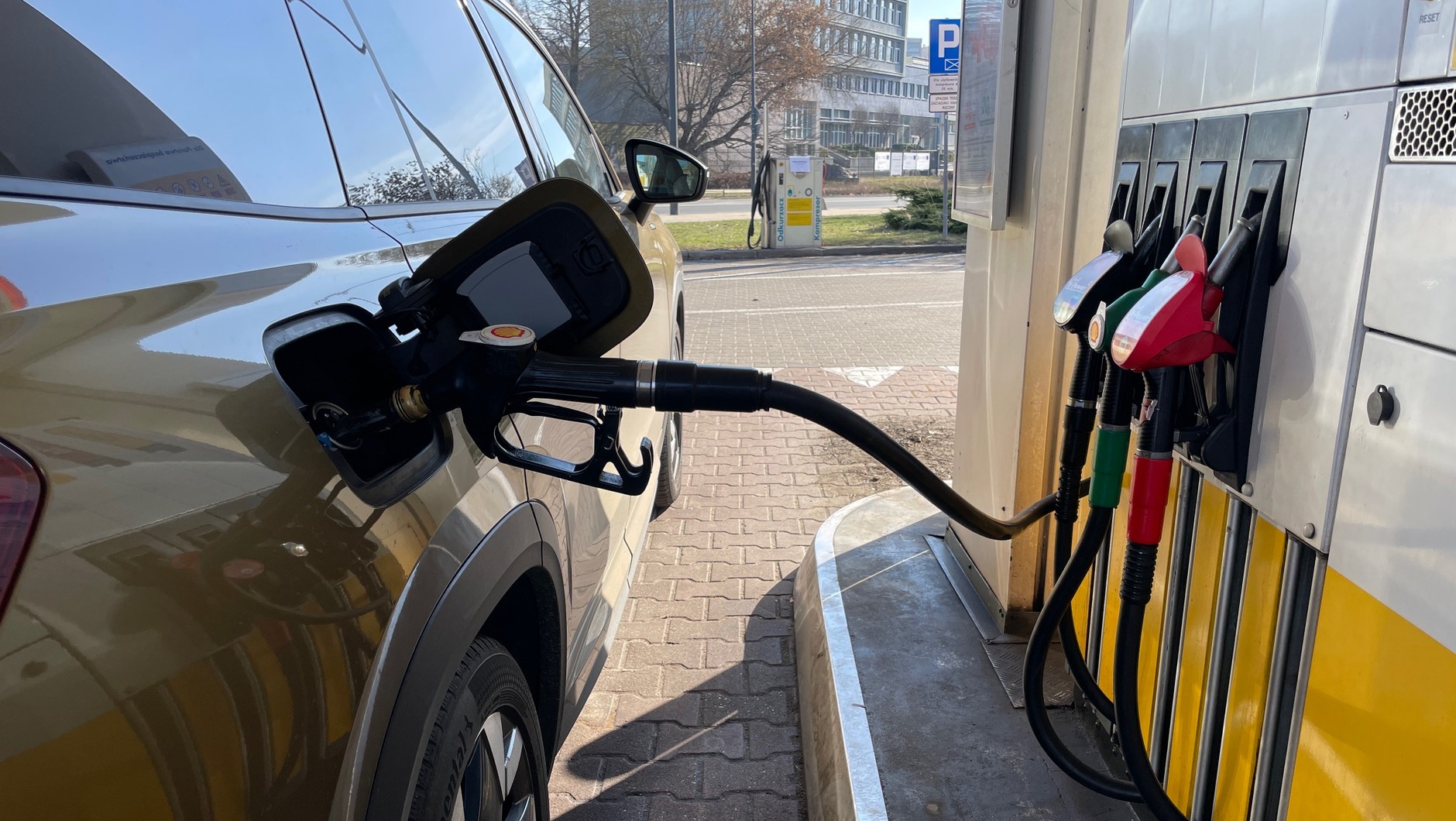 Ceny paliw w najbliższych tygodniach i miesiącach to jedna wielka niewiadoma