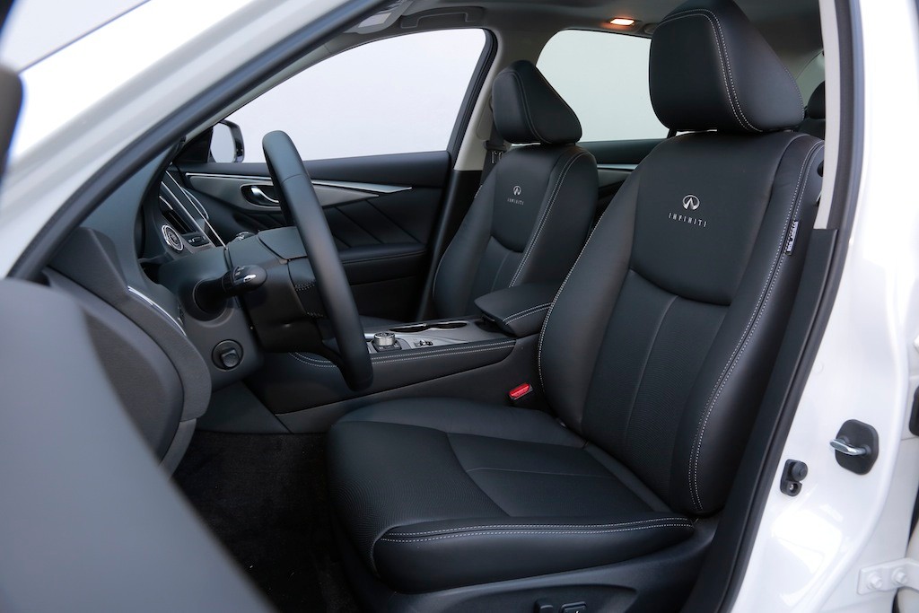 Test Infiniti Q50 2.2d