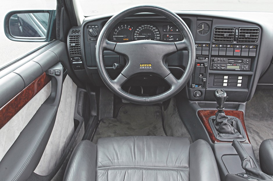 Opel Lotus Omega - moc i luksus