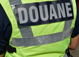 Pusta ciężarówka wzbudziła podejrzenia francuskich celników. Nie wiozła tylko "powietrza"