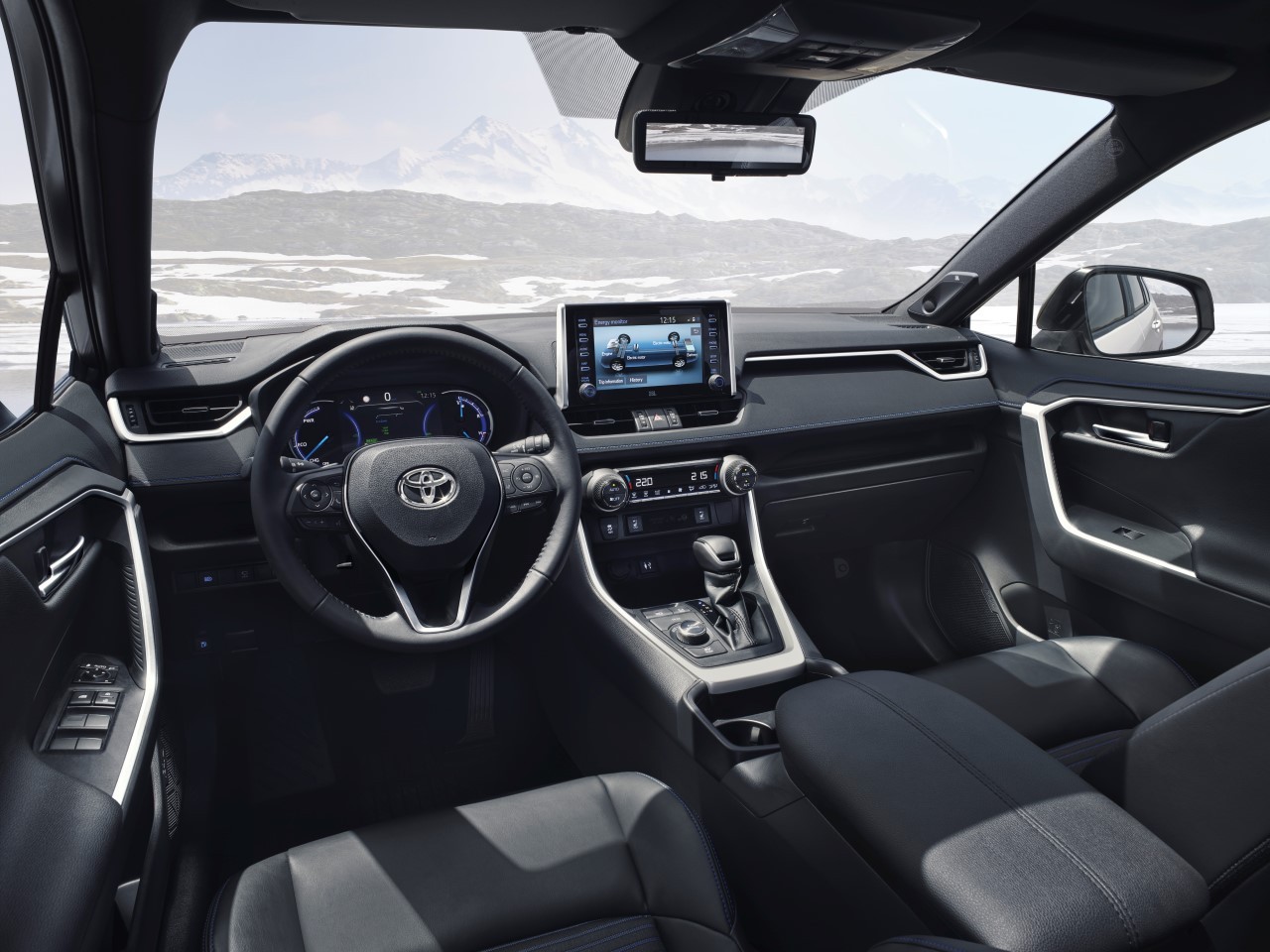 Toyota RAV4 Hybrid na Salonie Samochodowym w Paryżu