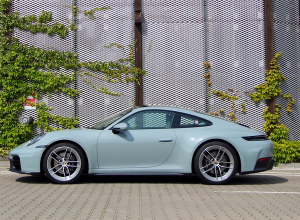 Jakie jest podstawowe Porsche 911? Przetestowałem nową Carrerę