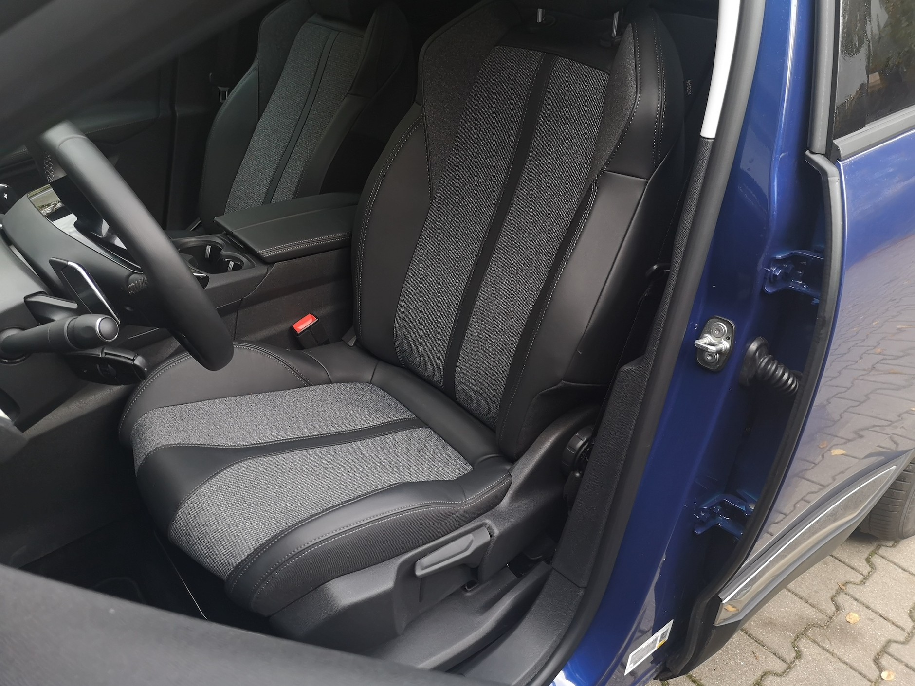 Peugeot 3008 PureTech 130 EAT8