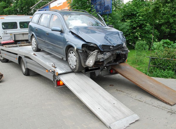 Sępy drogowe - uważaj na usługi pomocy drogowej