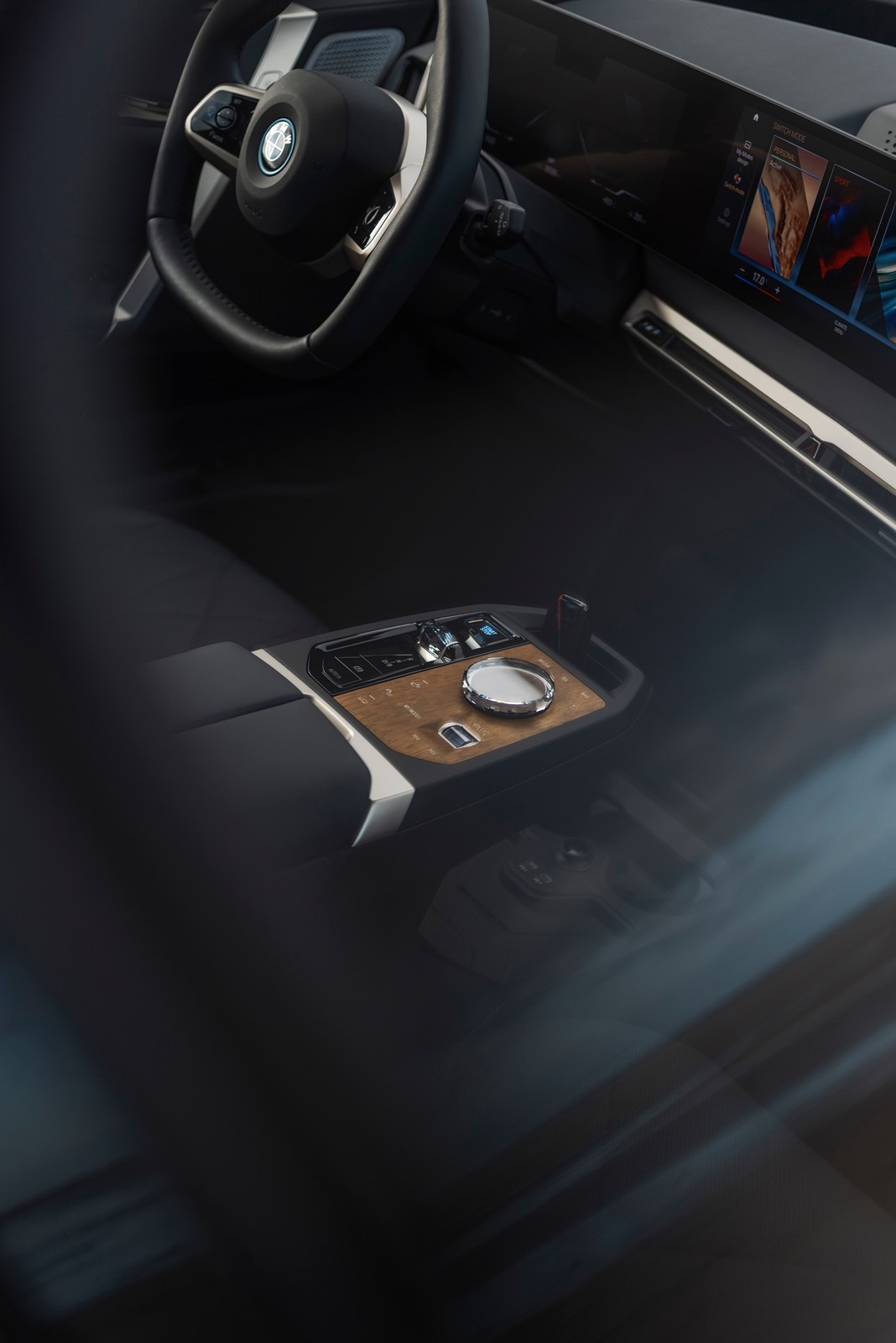 Elektryczne BMW iX w wersji „M” – 3,8 do setki i ponad 560 km zasięgu
