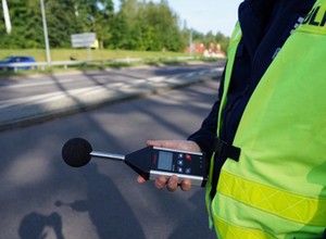 Policjanci wyjęli mierniki. Posypały się mandaty za "strzelające wydechy". Tak to działa