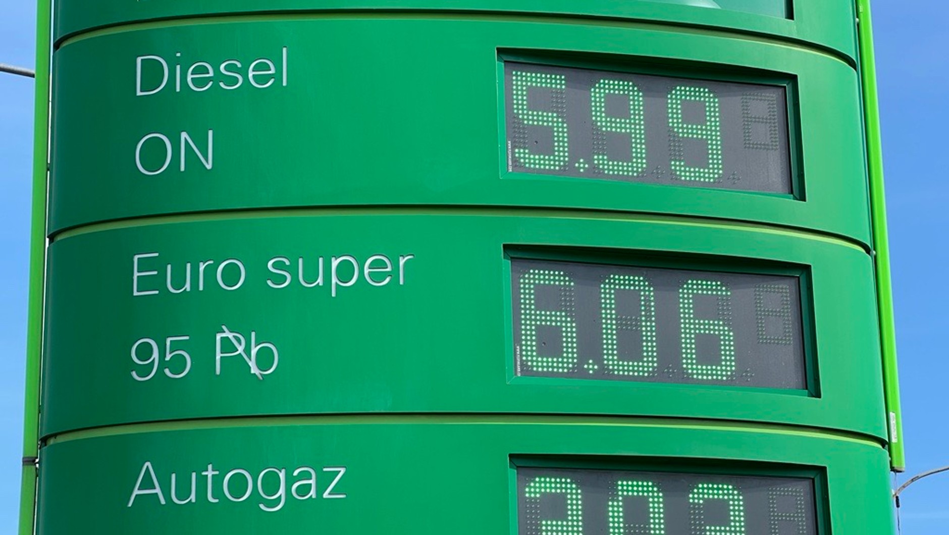 Jeszcze przez tydzień tak będą wyglądać ceny paliw na stacjach. Ciekawe, co wydarzy się po wyborach