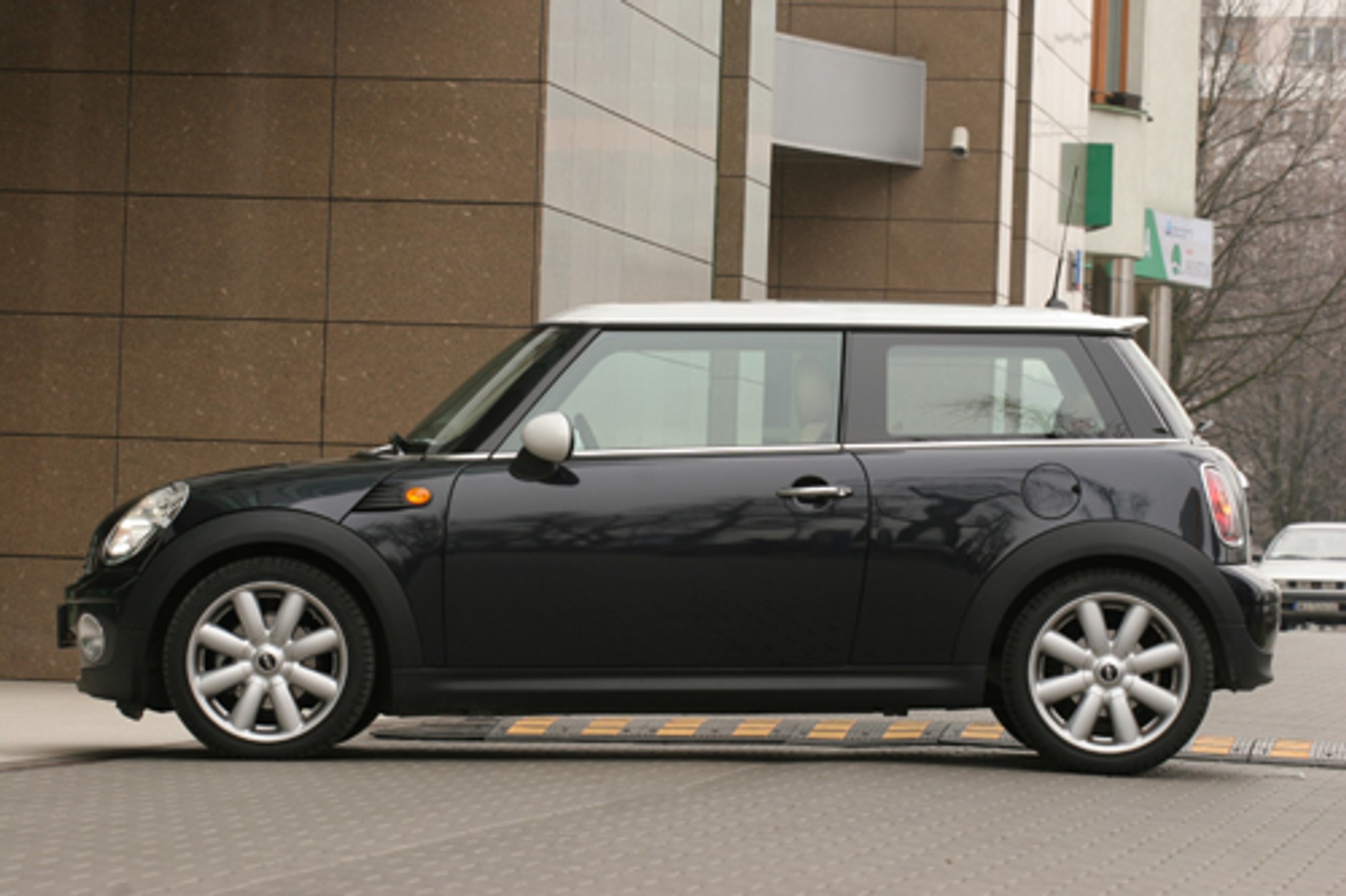 Mini Cooper 1.6 - Mini nadal kultowe