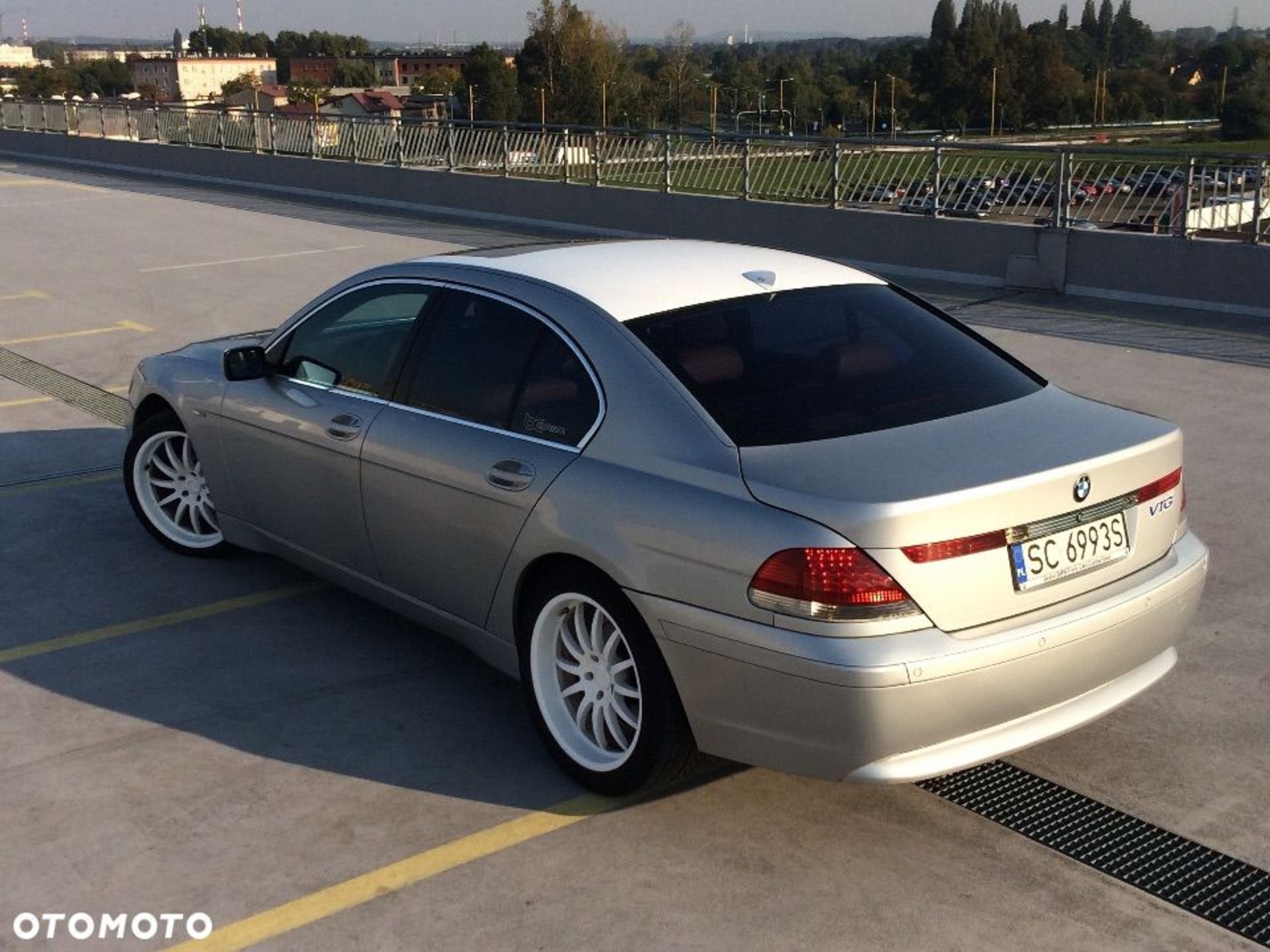 Ciekawostka z ogłoszenia: BMW serii 7, którym jeździł Tede