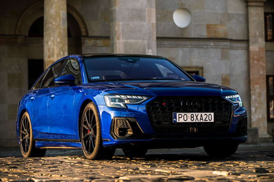 Audi S8