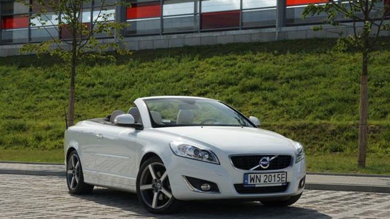 Volvo C70 - Przyciąga spojrzenia